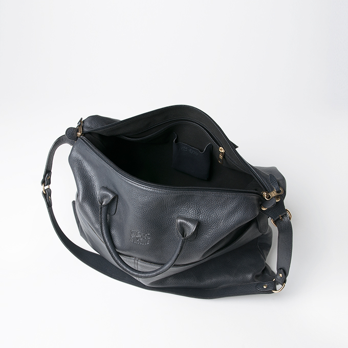 IL BISONTE bags. IL BISONTE (イル ビゾンテ) Shoulder Bag, Nero.